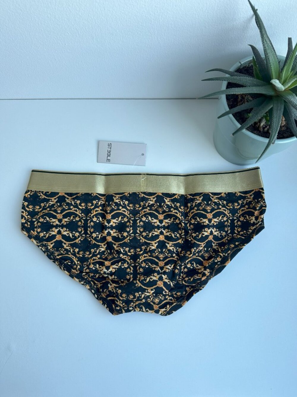 ST33LE - Black Gold Filigree Recycled Polyester Low-rise Brief (M) - Picture 4 of 8